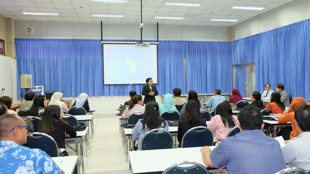 โครงการพัฒนาข้าราชการครูและบุคลากรทางการศึกษาก่อนแต่งตั้งให้มีและเลื่อนเป็นวิทยฐานะชำนาญการพิเศษ รุ่นที่ 104