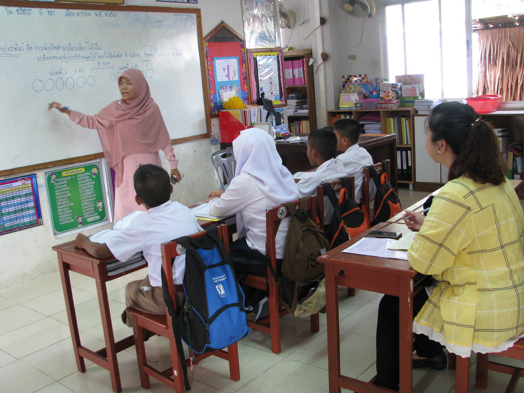 การนิเทศติดตามและประเมินผลการสอนของ “โครงการพัฒนาศักยภาพโรงเรียนในพระราชดำริและโรงเรียนขาดแคลนในเขตพื้นที่การศึกษา 4 จังหวัดภาคใต้”