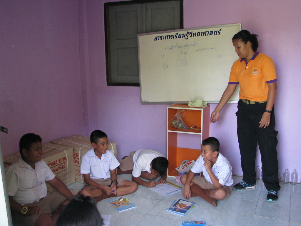 การนิเทศติดตามและประเมินผลการสอนของ “โครงการพัฒนาศักยภาพโรงเรียนในพระราชดำริและโรงเรียนขาดแคลนในเขตพื้นที่การศึกษา 4 จังหวัดภาคใต้”
