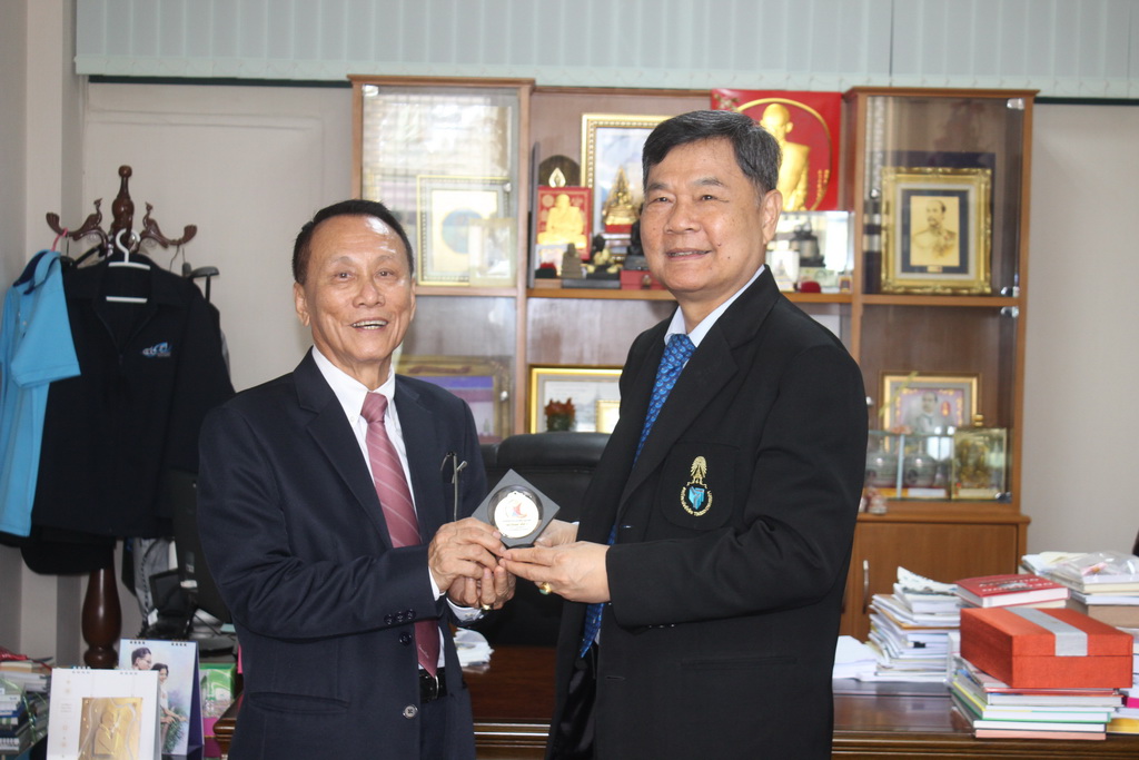 พิธีลงนามบันทึกข้อตกลงความร่วมมือทางวิชาการระหว่าง คณะศึกษาศาสตร์ มหาวิทยาลัยทักษิณ และ สถาบันพัฒนาคุณภาพวิชาการ (พว.)