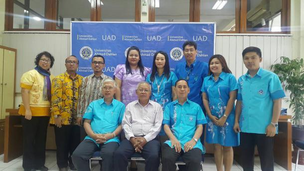 สาขาวิชาการบริหารการศึกษา ได้ทำข้อตกลงความร่วมมือกับ มหาวิทยาลัยที่ประเทศอินโดนีเซีย