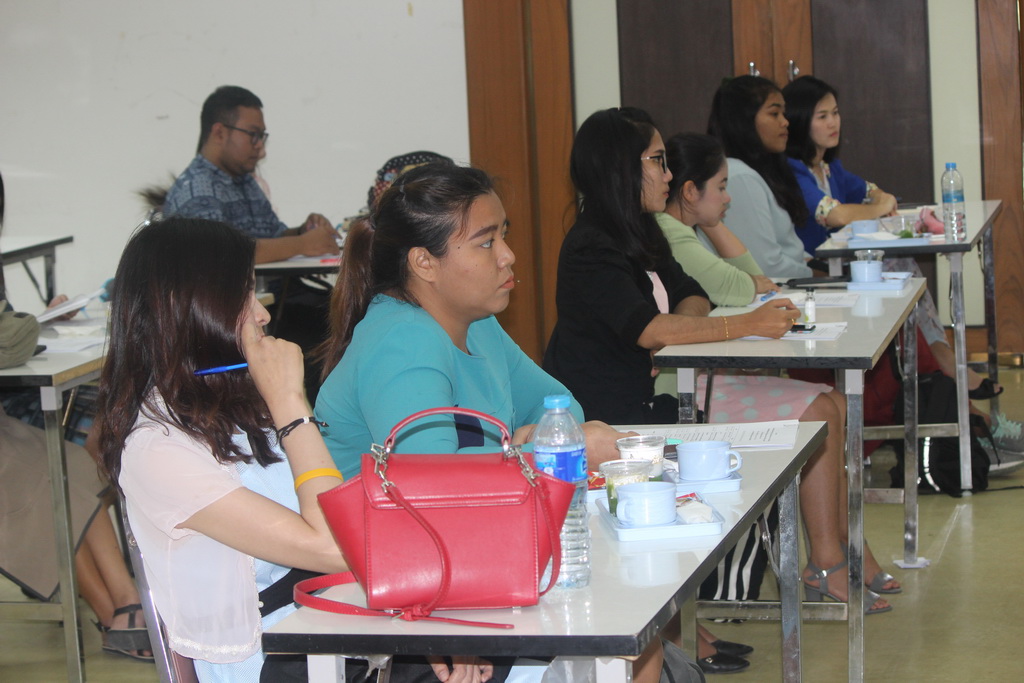 โครงการสัมมนานิสิตระหว่างปฏิบัติการสอนในสถานศึกษา สำหรับนิสิตหลักสูตรประกาศนียบัตรบัณฑิต สาขาวิชา วิชาชีพครู (ภาคพิเศษ) ประจำภาคเรียนปลาย ปีการศึกษา 2560