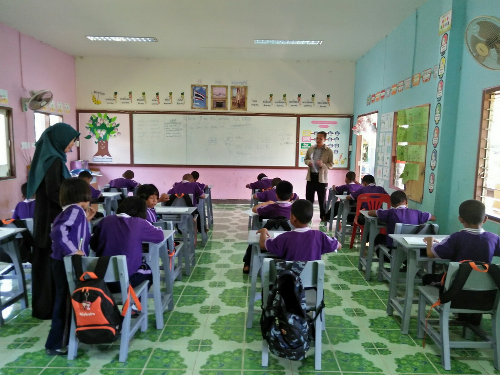 การนิเทศติดตามและประเมินผลการสอนของ “โครงการพัฒนาศักยภาพโรงเรียนในพระราชดำริและโรงเรียนขาดแคลนในเขตพื้นที่การศึกษา 4 จังหวัดภาคใต้”