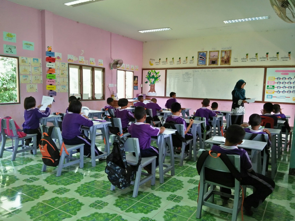 การนิเทศติดตามและประเมินผลการสอนของ “โครงการพัฒนาศักยภาพโรงเรียนในพระราชดำริและโรงเรียนขาดแคลนในเขตพื้นที่การศึกษา 4 จังหวัดภาคใต้”