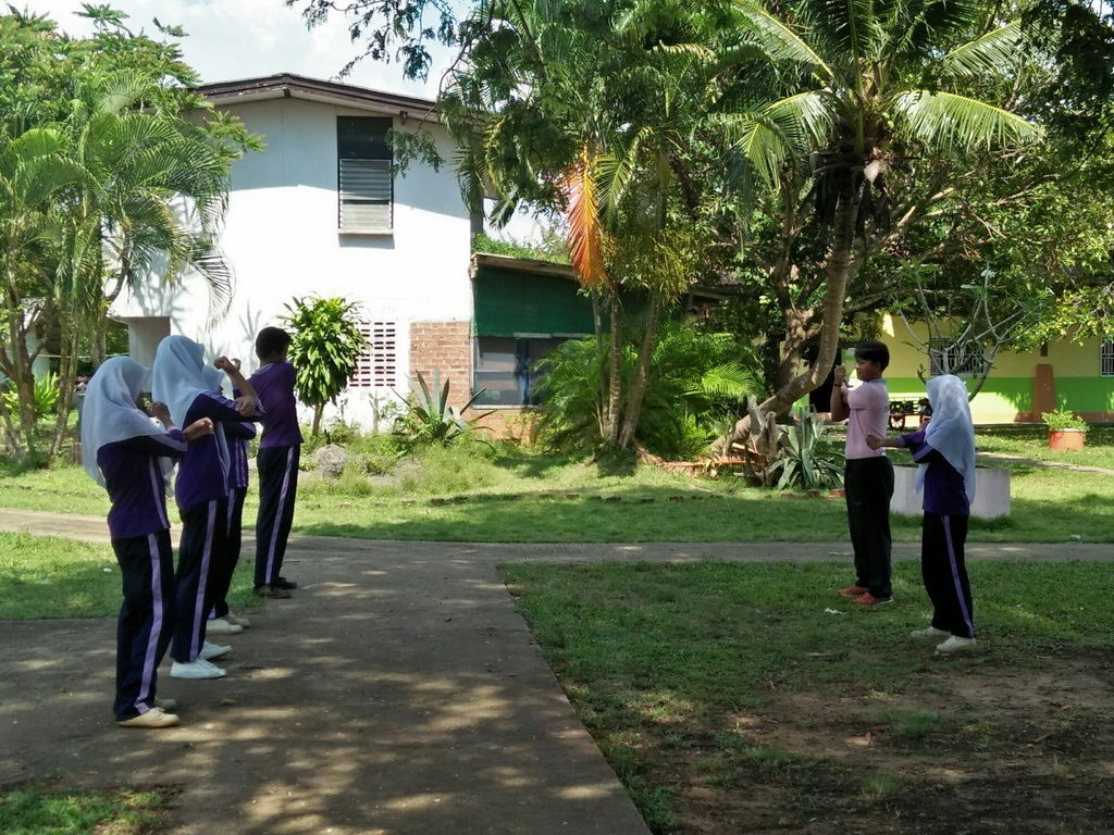 การนิเทศติดตามและประเมินผลการสอนของ “โครงการพัฒนาศักยภาพโรงเรียนในพระราชดำริและโรงเรียนขาดแคลนในเขตพื้นที่การศึกษา 4 จังหวัดภาคใต้”
