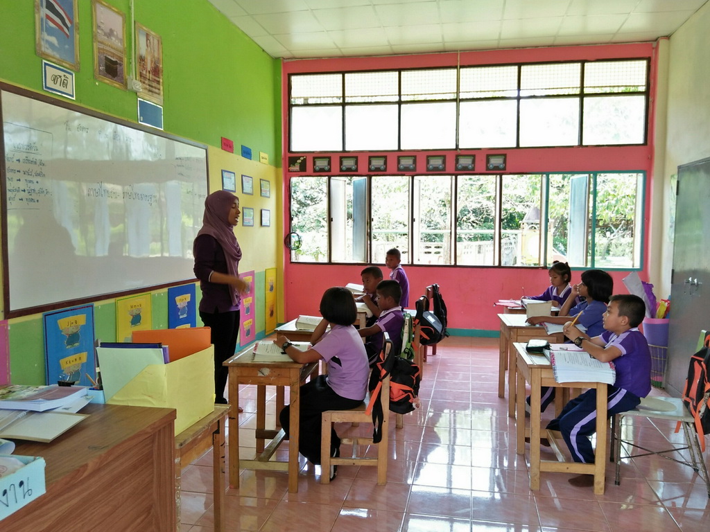 การนิเทศติดตามและประเมินผลการสอนของ “โครงการพัฒนาศักยภาพโรงเรียนในพระราชดำริและโรงเรียนขาดแคลนในเขตพื้นที่การศึกษา 4 จังหวัดภาคใต้”