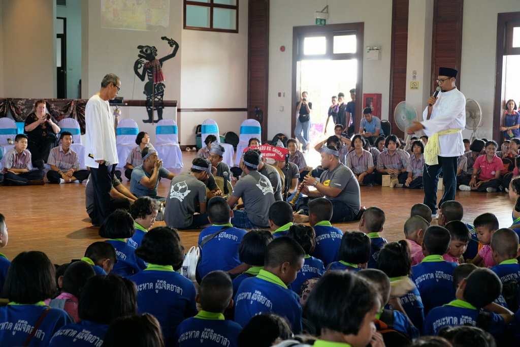 โครงการเล่านิทานพื้นบ้านนานาชาติ