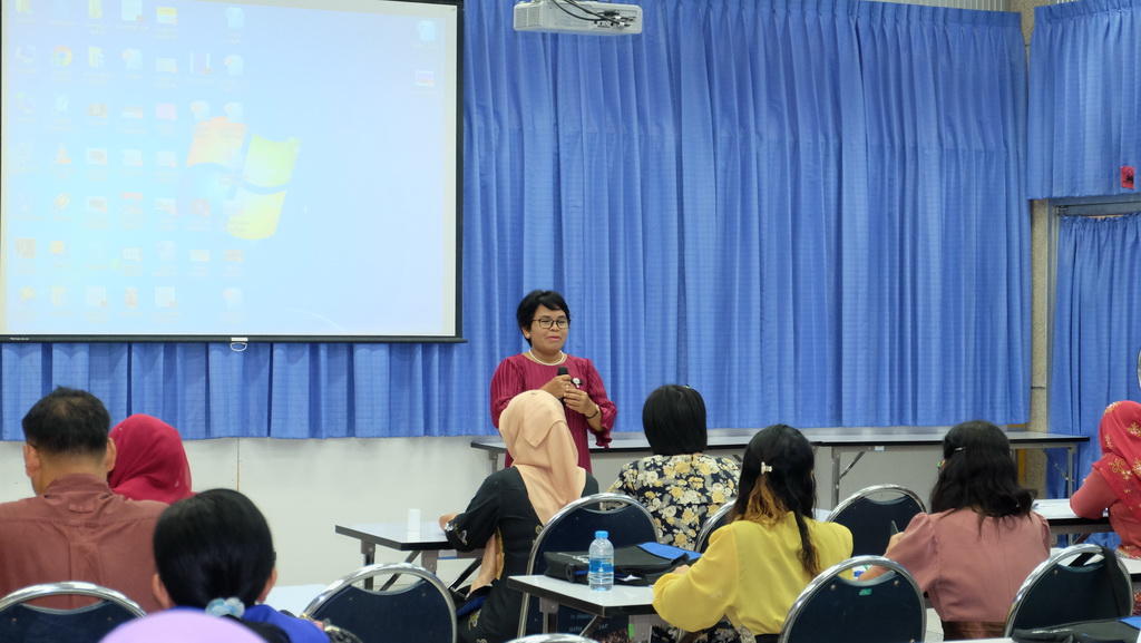 โครงการพัฒนาข้าราชการครูและบุคลากรทางการศึกษาก่อนแต่งตั้งให้มีและเลื่อนเป็นวิทยฐานะชำนาญการพิเศษ รุ่นที่ 106