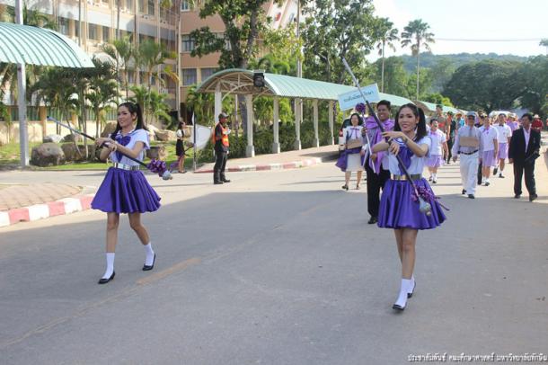 กีฬาสีส่งท้ายปีเก่าต้อนรับปีใหม่