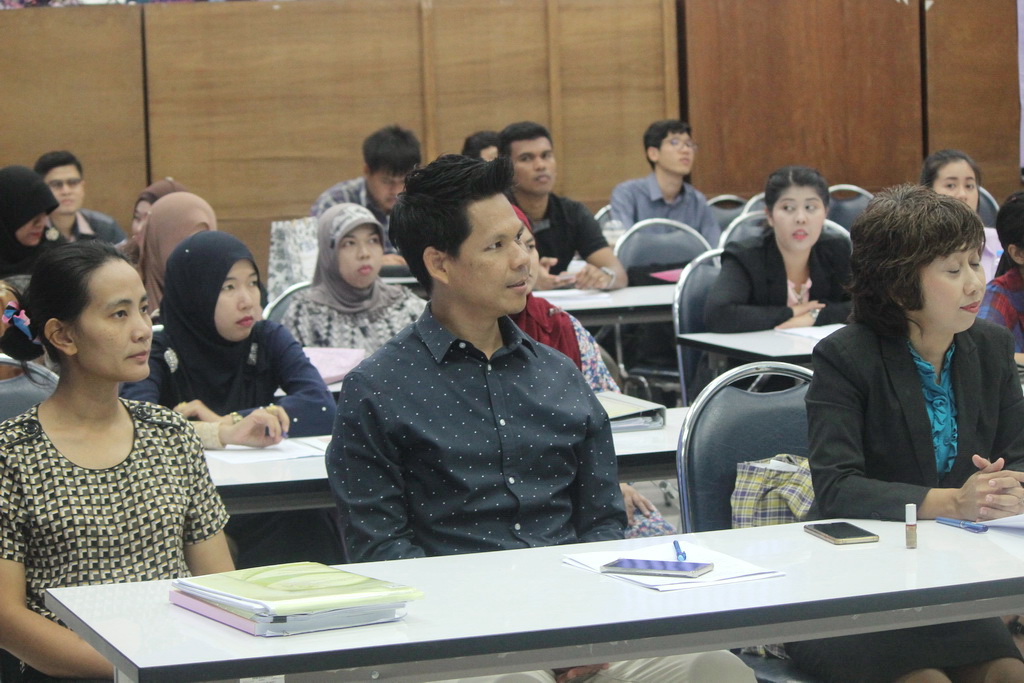 โครงการสัมมนานิสิตหลังปฏิบัติการสอนในสถานศึกษา ประจำปีการศึกษา 2560 สำหรับนิสิตหลักสูตรประกาศนียบัตรบัณฑิต สาขาวิชา วิชาชีพครู และหลักสูตรการศึกษามหาบัณฑิต สาขาการสอนวิทยาศาสตร์ คณิตศาสตร์และคอมพิวเตอร์