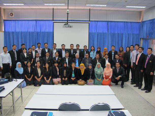 โครงการพัฒนาข้าราชการครูและบุคลากรทางการศึกษา วิทยฐานะ ผอ. และ รอง ผอ.ชำนาญการพิเศษ รุ่นที่ 13
