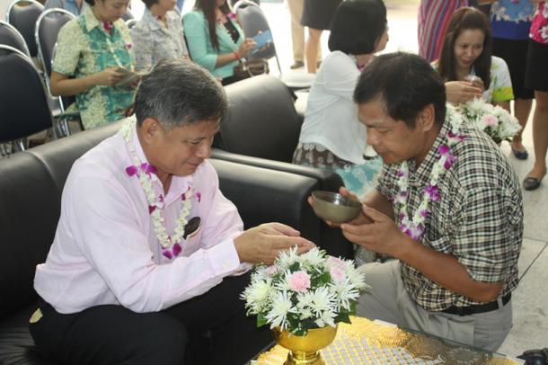 โครงการสืบสานประเพณีสงกรานต์