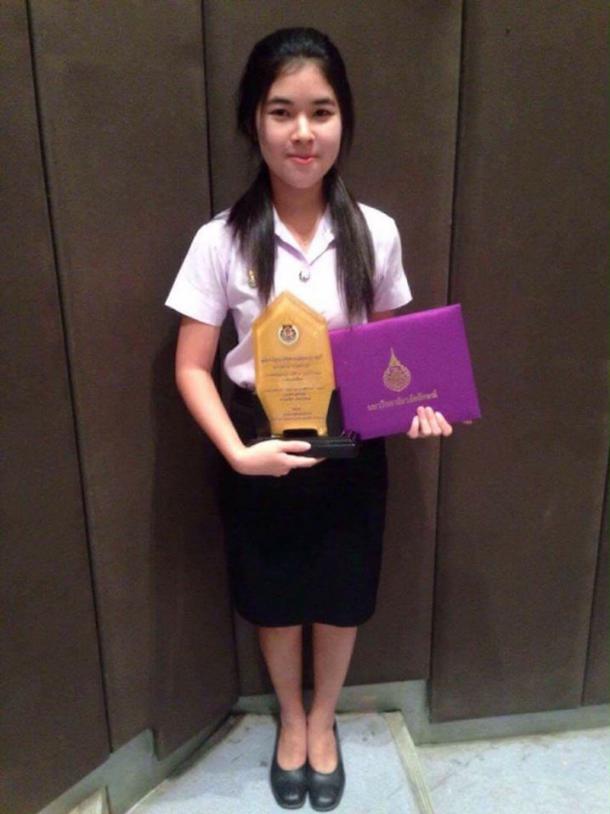 นิสิตได้รับรางวัลชนะเลิศ การแข่งขันร้อยกรองรางวัลโล่พระราชทานสมเด็จพระเจ้าลูกเธอ เจ้าฟ้าจุฬาภรณวลัยลักษณ์ อัครราชกุมารี ครั้งที่ 15
