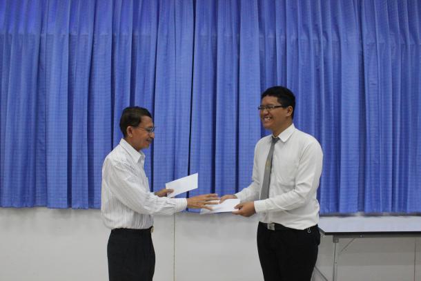 พิธีมอบทุนการศึกษา ของกองทุนครูขจรณรงค์ เทพจารี