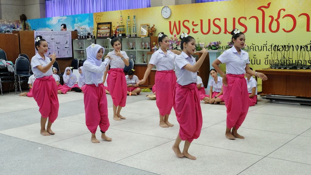 กิจกรรมการสอบรำนาฏศิลป์ ในรายวิชา 0332322 ดนตรีและนาฏศิลป์สำหรับครูปฐมวัย