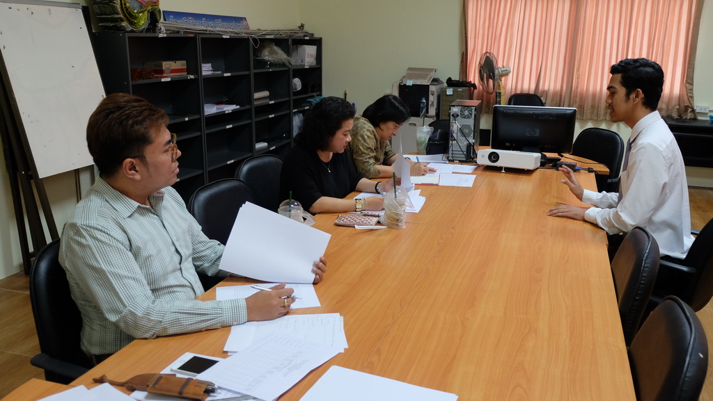 การสอบสัมภาษณ์นิสิตโครงการส่งเสริมและพัฒนาศักยภาพของนิสิตและบุคลากรกับสถาบันอุดมศึกษาในต่างประเทศ “SEED 2018”