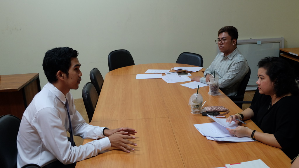 การสอบสัมภาษณ์นิสิตโครงการส่งเสริมและพัฒนาศักยภาพของนิสิตและบุคลากรกับสถาบันอุดมศึกษาในต่างประเทศ “SEED 2018”