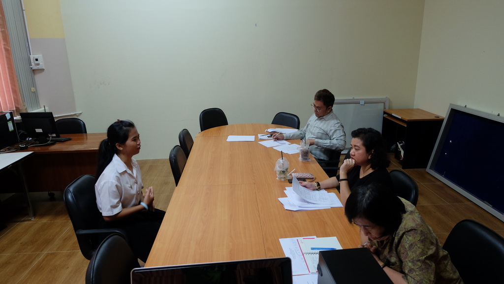 การสอบสัมภาษณ์นิสิตโครงการส่งเสริมและพัฒนาศักยภาพของนิสิตและบุคลากรกับสถาบันอุดมศึกษาในต่างประเทศ “SEED 2018”
