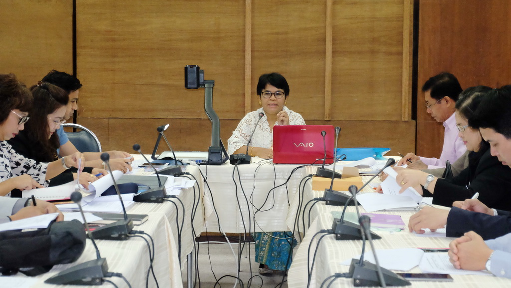 การประชุมพิจารณายกร่างแนวทางการพัฒนาครูในโครงการผลิตครูเพื่อพัฒนาท้องถิ่นระยะการเข้าสู่วิชาชีพ (Induction Period) ของสถาบันเครือข่ายภาคใต้ตอนล่าง