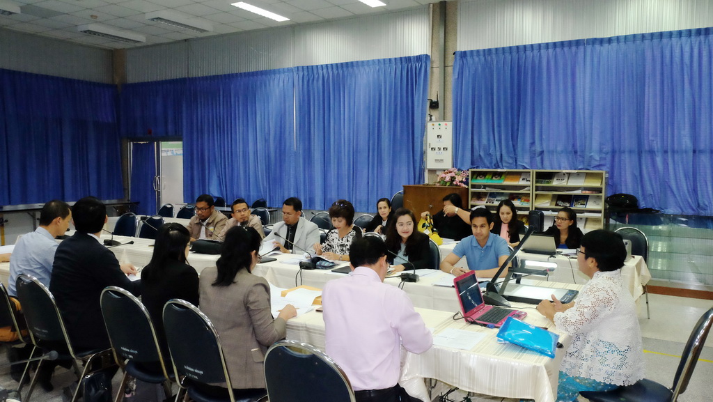 การประชุมพิจารณายกร่างแนวทางการพัฒนาครูในโครงการผลิตครูเพื่อพัฒนาท้องถิ่นระยะการเข้าสู่วิชาชีพ (Induction Period) ของสถาบันเครือข่ายภาคใต้ตอนล่าง