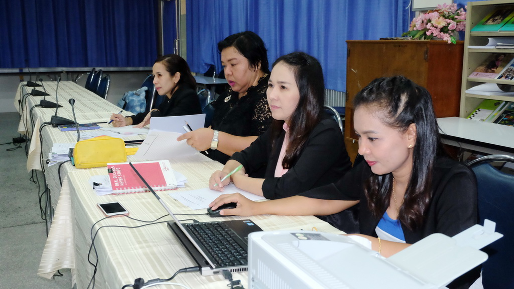 การประชุมพิจารณายกร่างแนวทางการพัฒนาครูในโครงการผลิตครูเพื่อพัฒนาท้องถิ่นระยะการเข้าสู่วิชาชีพ (Induction Period) ของสถาบันเครือข่ายภาคใต้ตอนล่าง