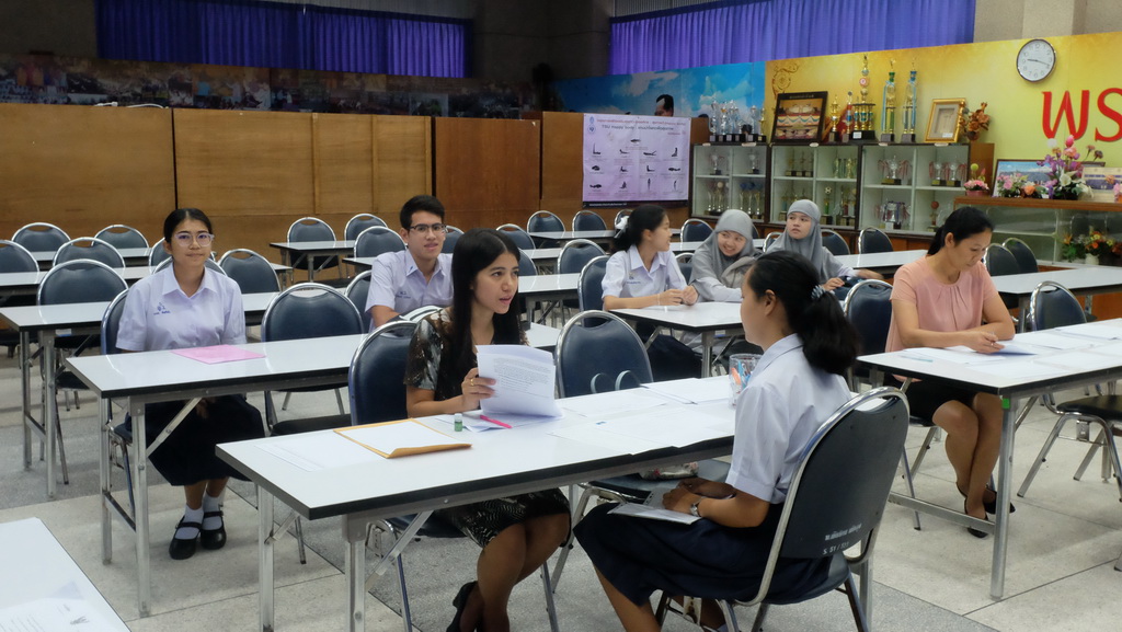 รายงานตัวผู้ผ่านการคัดเลือกเข้าร่วมโครงการผลิตครูเพื่อพัฒนาท้องถิ่น ประจำปีการศึกษา 2561 เพื่อเข้าศึกษาหลักสูตรวิชาชีพครูระดับปริญญาตรี (5ปี) เพิ่มเติม